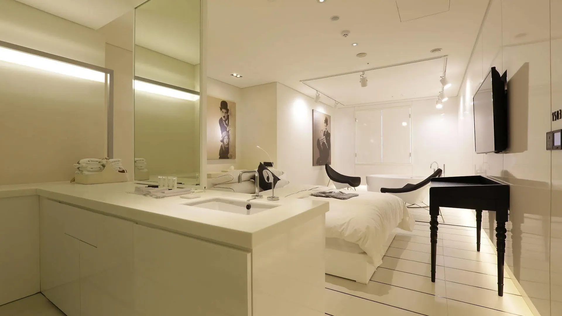 Hotel The Designers Incheon 3*,